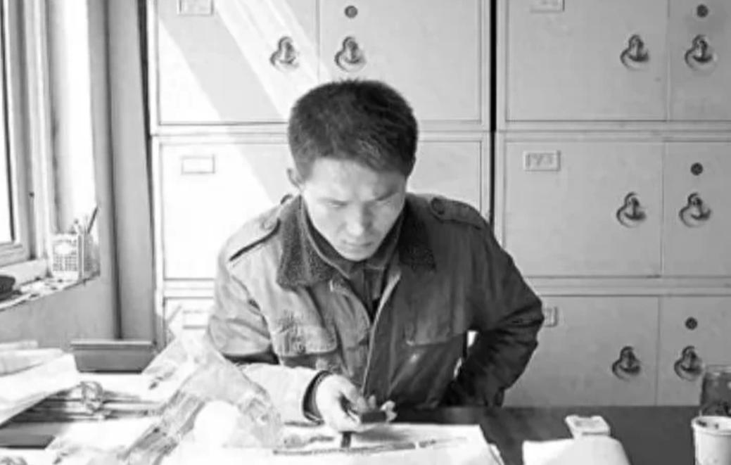 2010年，山东一大学生村官，考上了江西的警察编制之后，却被告知，他已经被列为网