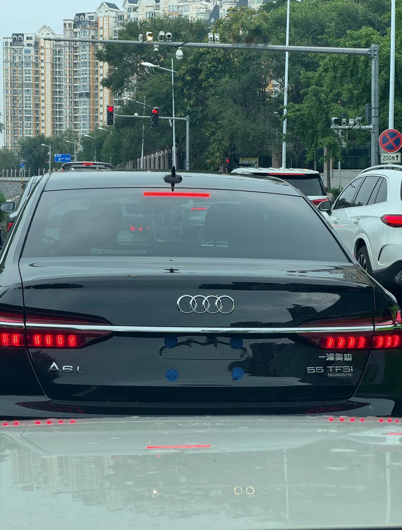 大哥是个狠人啊3.0T的奥迪A6 ​​​