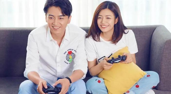 陈晓陈妍希离婚，还爱不爱很重要。
1、还爱不爱很重要，决定是否离开；还爱不爱也最