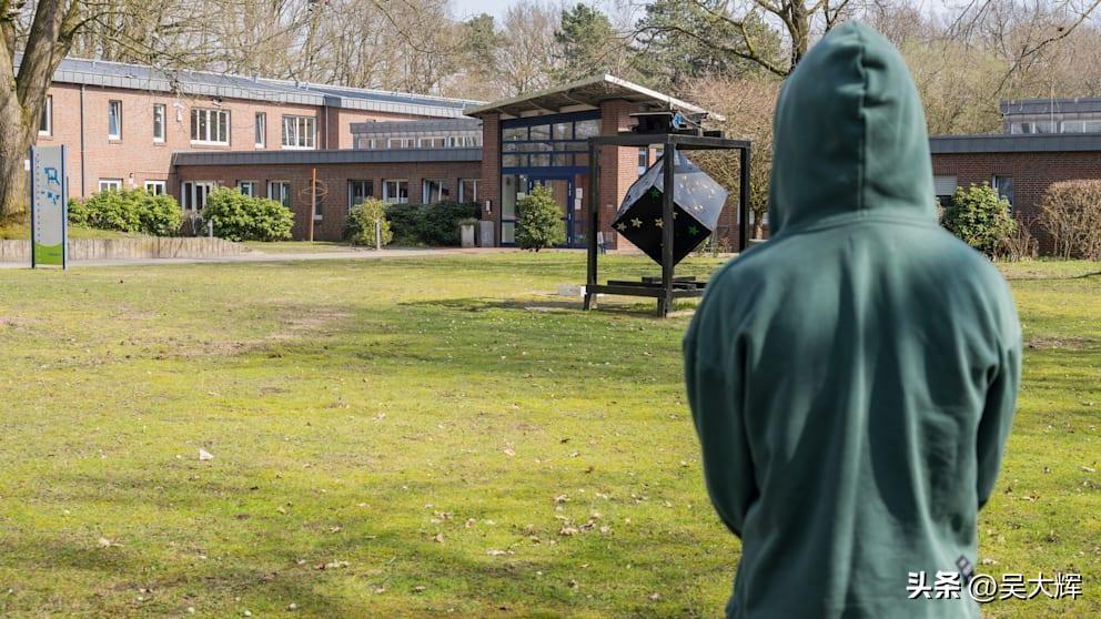 德国最大青少年成瘾治疗诊所即将关闭
 
下萨克森州境内德国最大的青少年成瘾康复诊