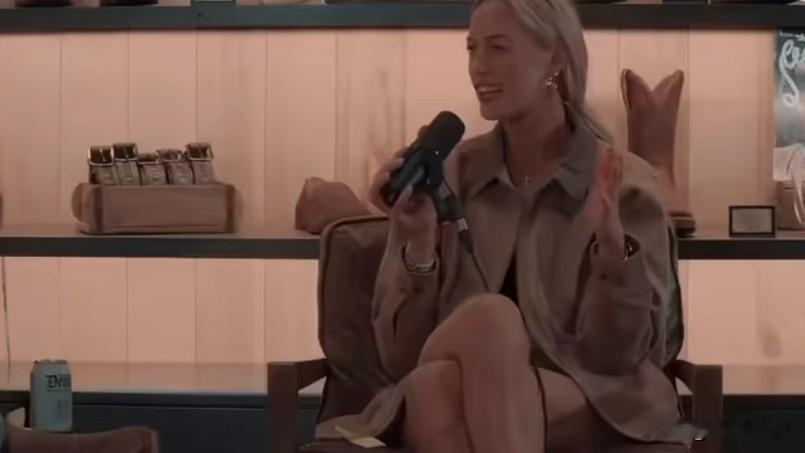 索菲坎宁安说女篮更衣室的疯狂远超常人想象，疯狂到她不能说出来。

索菲坎宁安参加