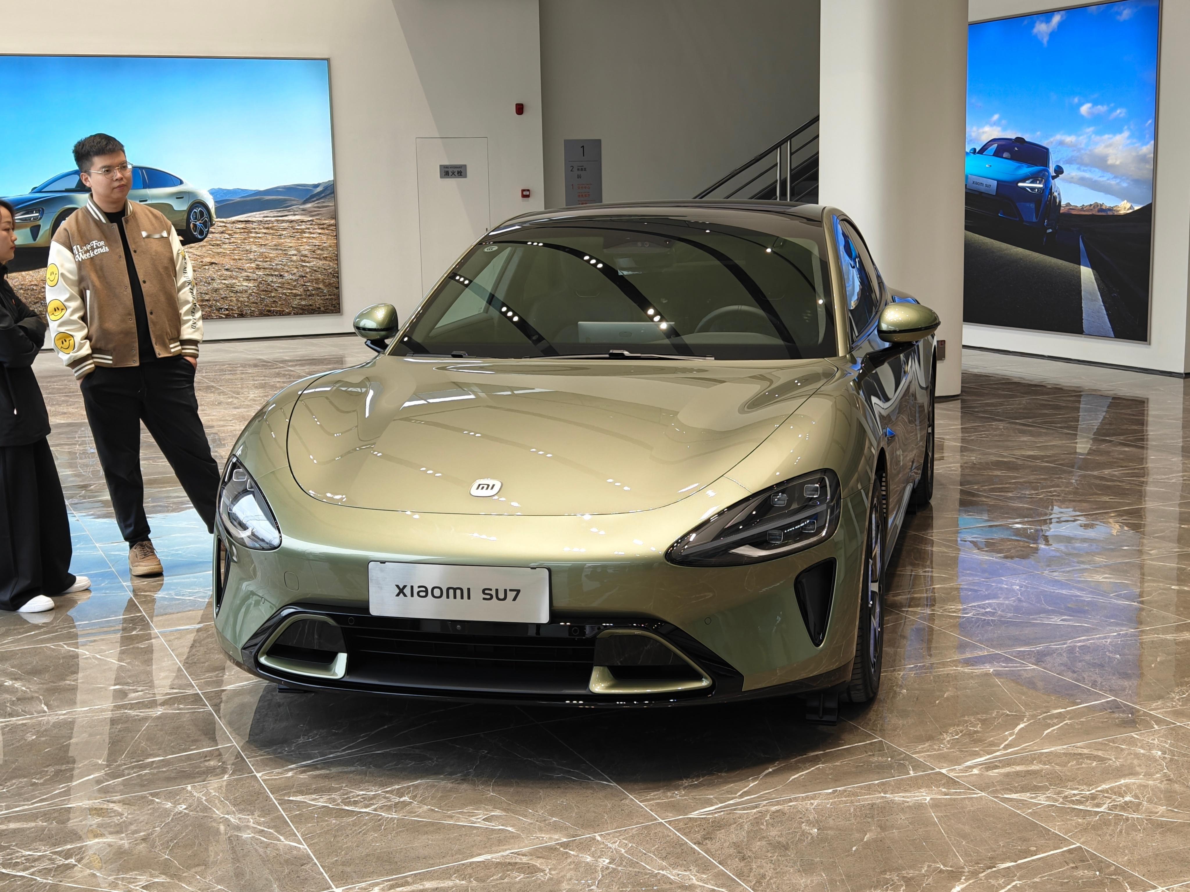 #极氪001##小米汽车价格# 小米汽车公布了价格，极氪001却上热搜了[笑cr