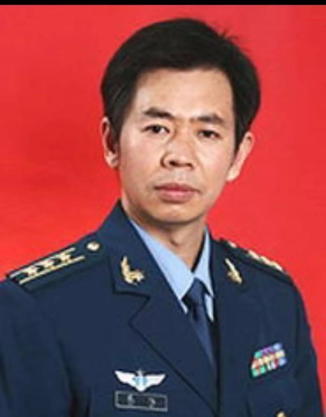 “对于美国根本就不用怕 ！中国总是总纠结谁开了第一枪，从卢沟桥纠缠到现在，敌人都