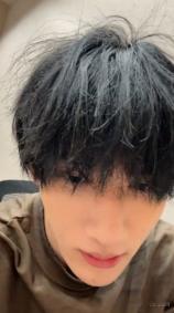 余宇涵中秋直播 哇，余宇涵中秋直播真的绝了！他不仅颜值在线，而且在直播中的小细节