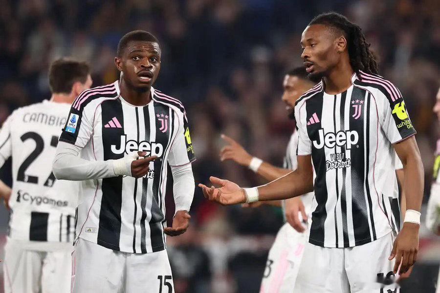 都灵体育报：在洛卡特利的续约搞定之后，尤文图斯计划向卡卢卢和小小图拉姆提供新的合