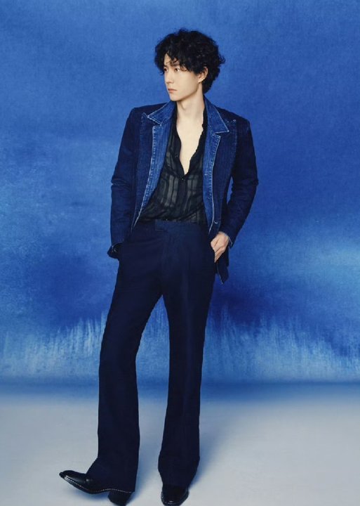 王一博牛仔拼接套装王一博第二套出图 王一博第二套出图啦 