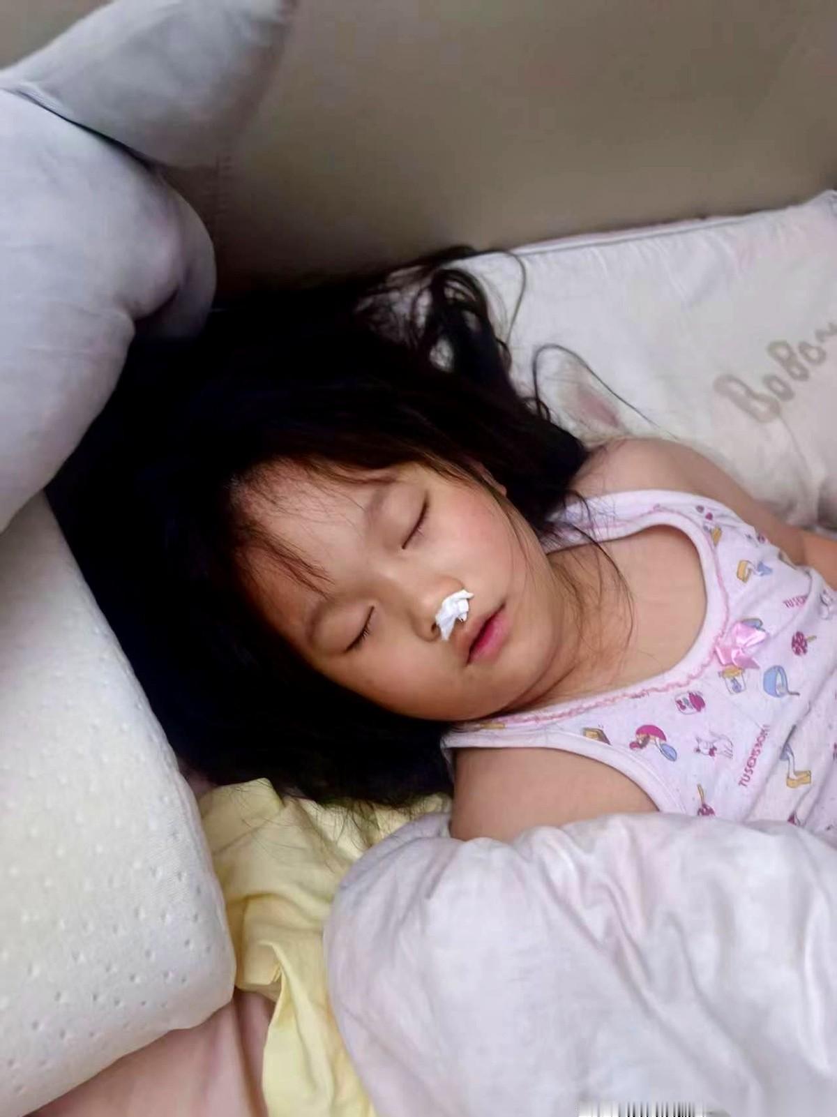 公寓的火警测试，每个月都跟空袭警报似的。
喇叭就在头顶上，巨响，我那七十岁的先生