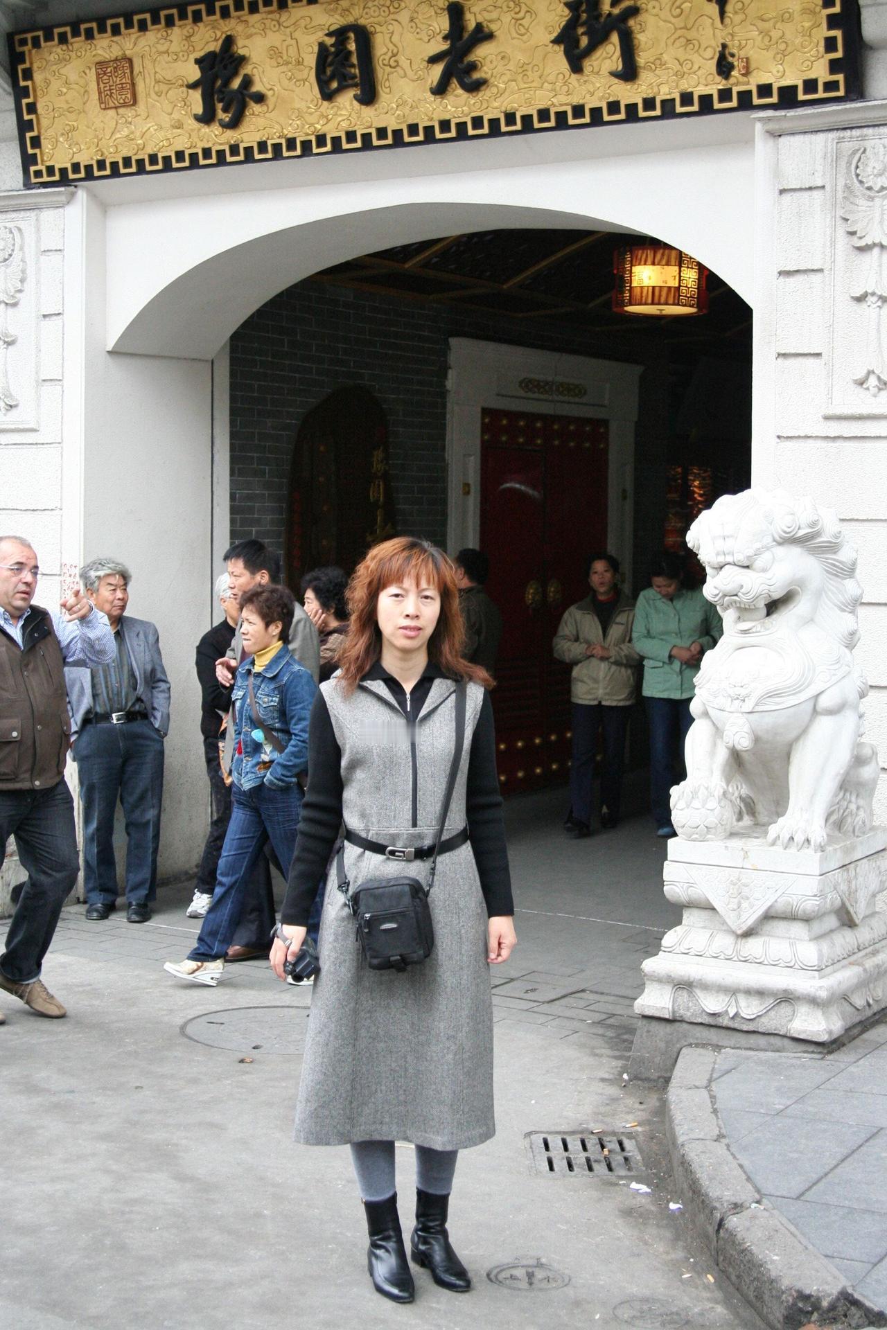 🏮灰墙黛瓦藏故事，石狮子在听人间烟火🎐。时光是条老街，我们都是步履匆匆的过客