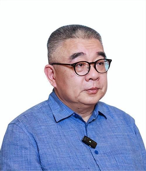 复旦大学钱文忠教授2010年在新东方家庭教育高峰论坛的一番发言，振聋发聩，至今让