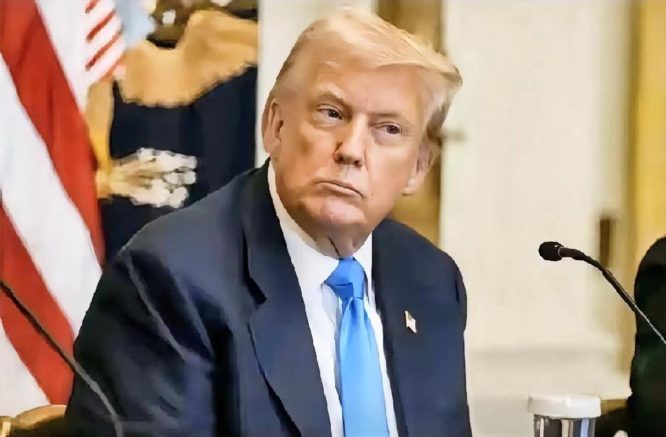 美国政府10月1日因债务问题停摆后，现货黄金直接冲破3900美元/盎司创历史新高