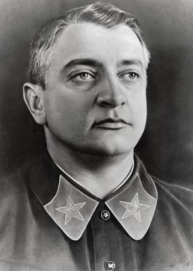 1937年5月11日，苏联元帅米哈伊尔·图哈切夫斯基被解除职务。10天后（5月2
