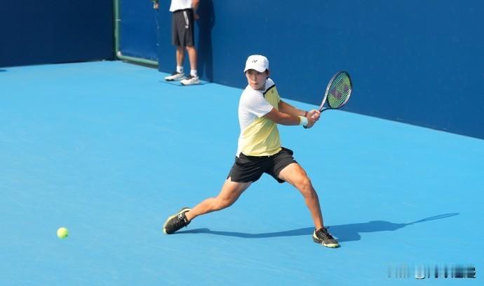 🎾🇨🇳白卓璇率先闯入中网正赛 
2026北网女单资格赛决胜轮，21号种子?