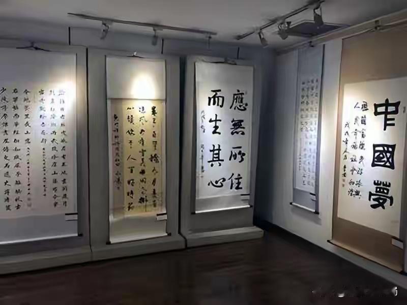 日本对中国，始终是一种“既爱又恨”的复杂存在。他们痴迷于我们的文化瑰宝，却又在骨