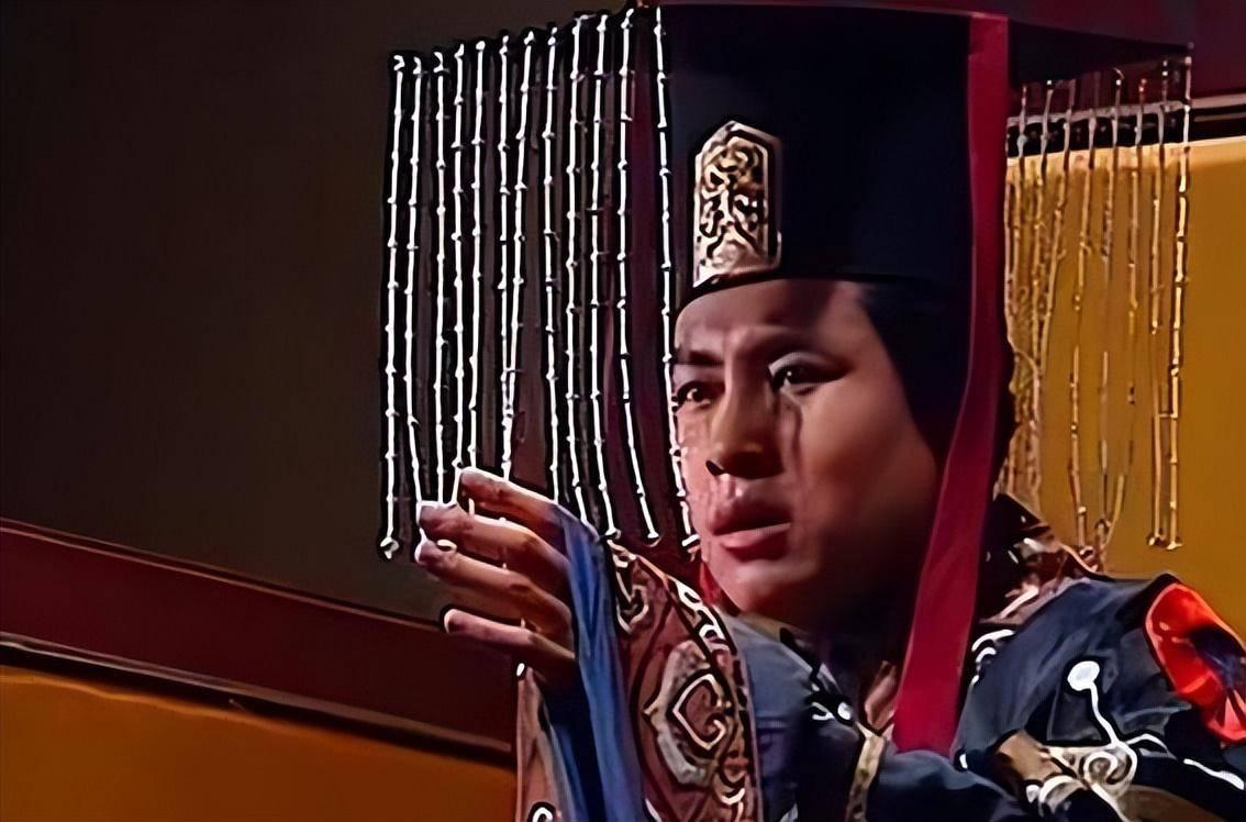 诸葛亮在《出师表》中写道：亲贤臣，远小人，此先汉所以兴隆也；亲小人，远贤臣，此后