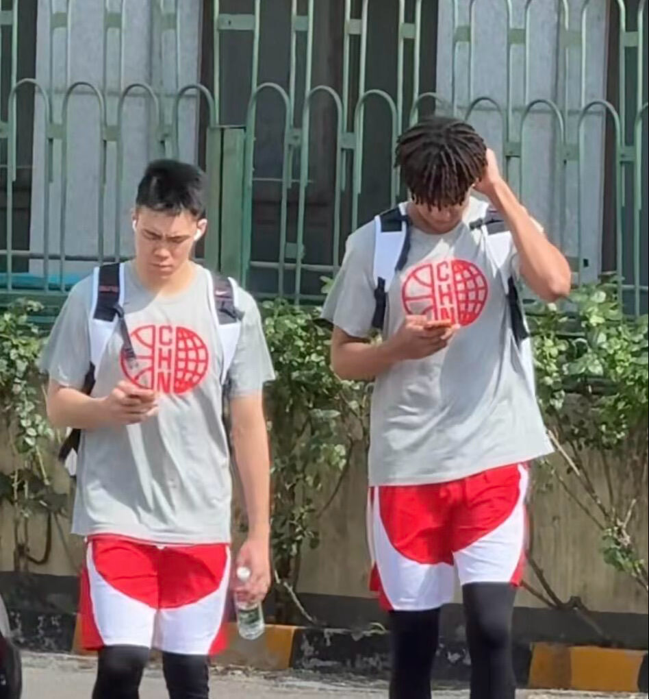 中国男篮将开启热身赛及世预赛备战男篮热身赛险胜塞尔维亚FMP队，王俊杰18分14