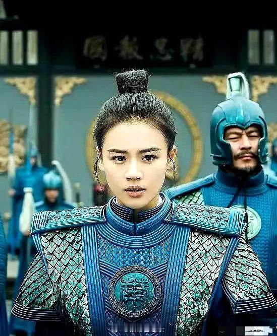 那些说张凌赫粉底将军是霸凌女审美的，记好：内娱女演将军好评从不是这样，别拿女性叙