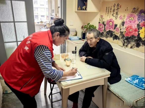 兰州正宁路社区网格赋能解民忧【正宁路社区近日上门为21位特殊高龄老人认证】近日，