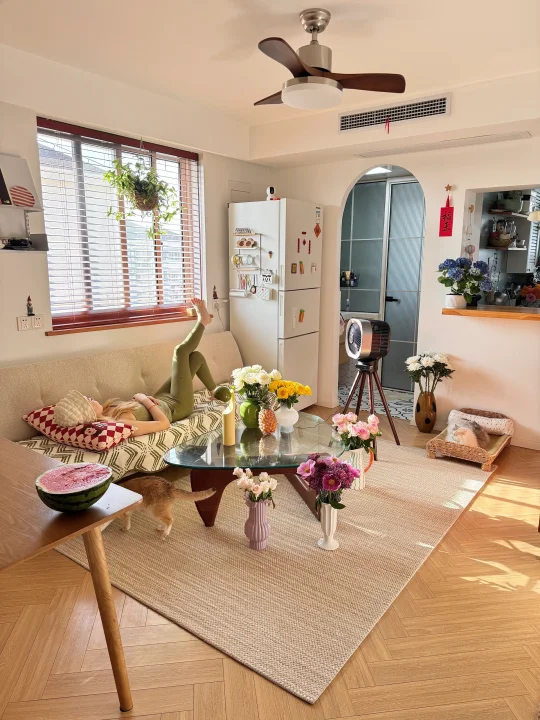 小家不大，但装得下毛孩子、四季和童话…….