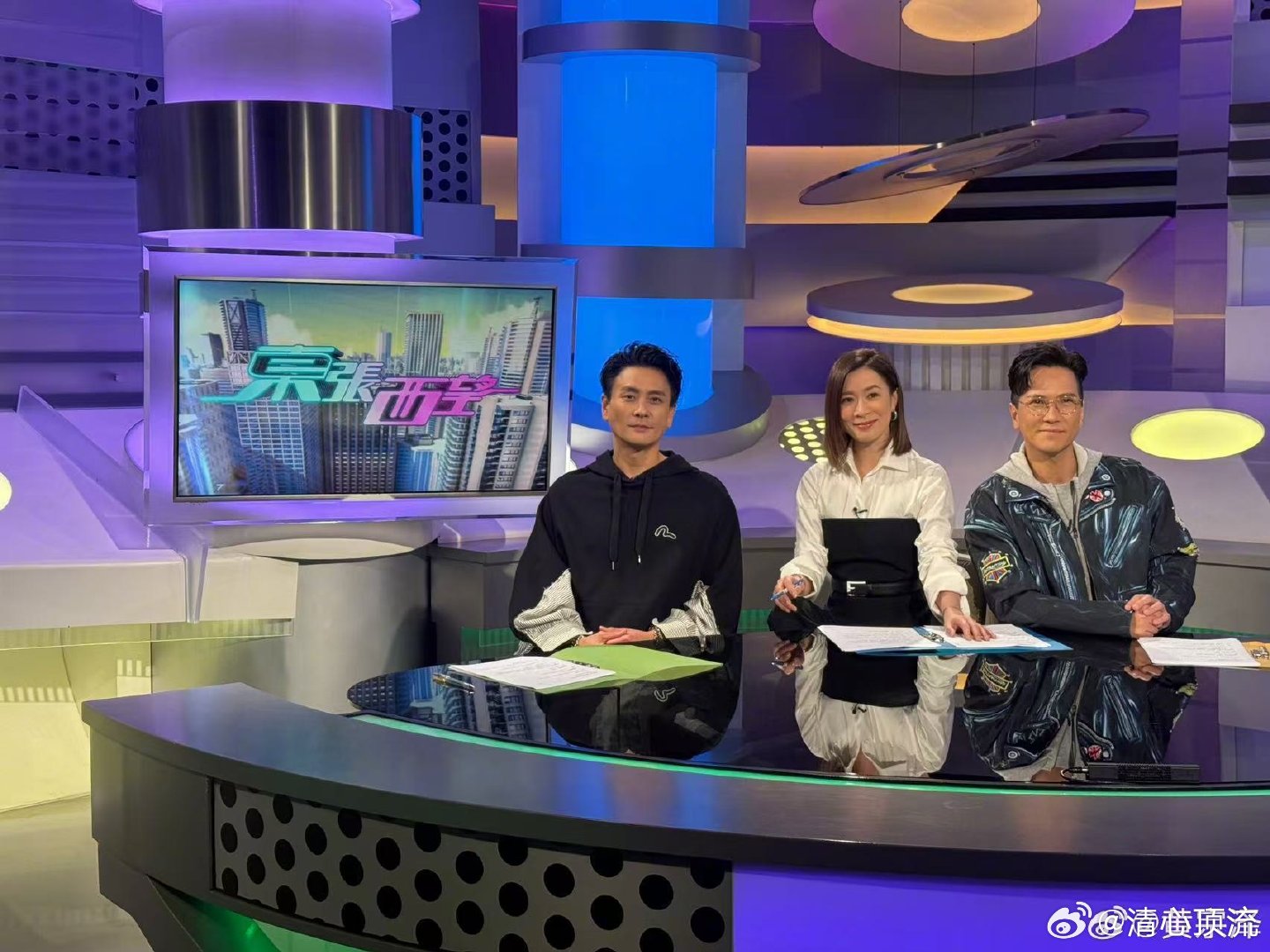 新闻女王 三queen鼎立 剧中女性之间的关系像一盘棋，时而并肩作战，时而各为其