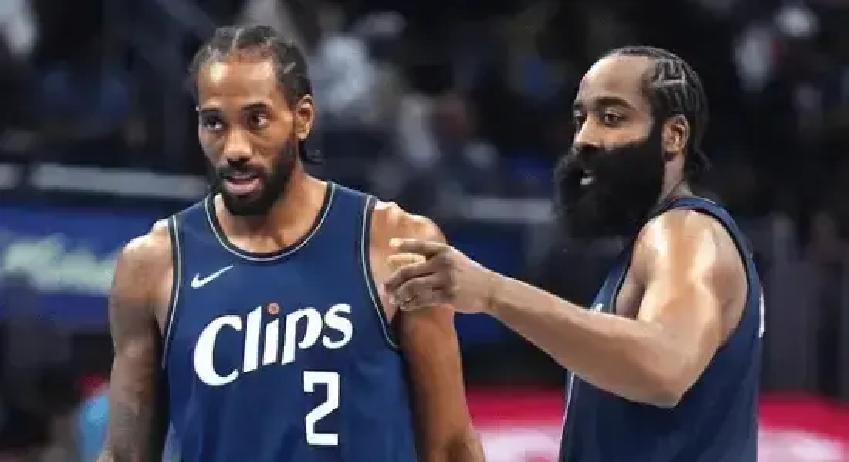 琼斯回来了，快船5连主冲前六！
 
小德里克·琼斯今天训练全绿灯，泰伦·卢亲口说