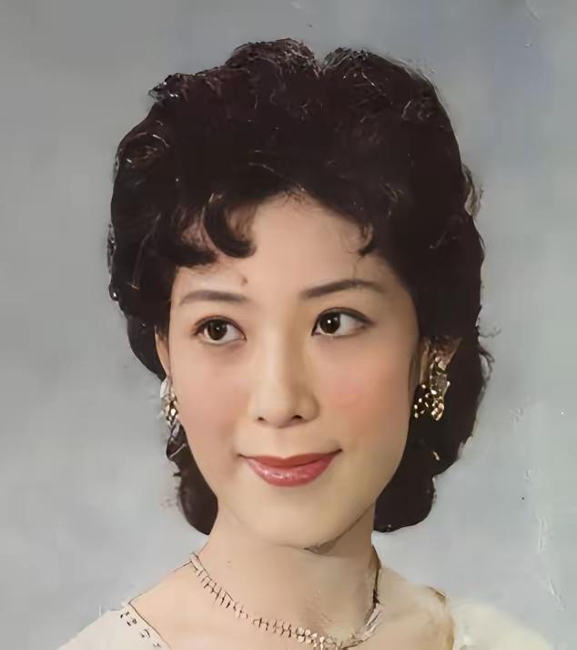 1990年，名震全国的关牧村闹离婚，丈夫甩下一句狠话，要房还是要孩子。谁知她连眼