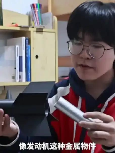 14岁少年自制火箭，点燃网络惊叹潮

在山东临沂，一位名叫张恒的14岁初三学生，
