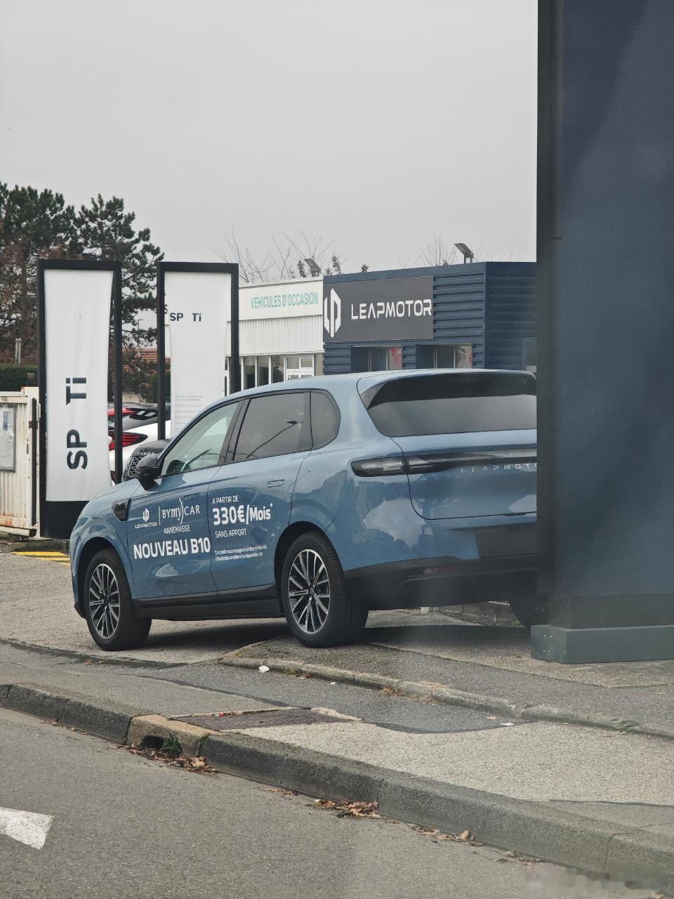 进军，欧洲零跑B10在法国零首付，月供330欧对，法国人的诱惑力如何？零跑b10