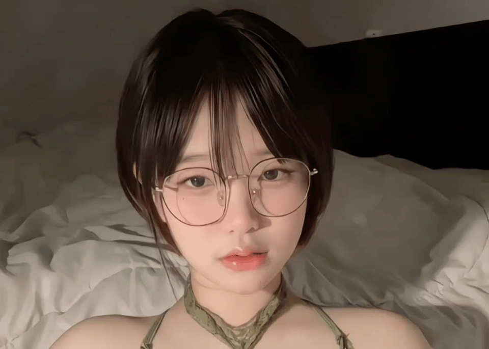 眼镜女孩从不让人失望 ​ ​​​