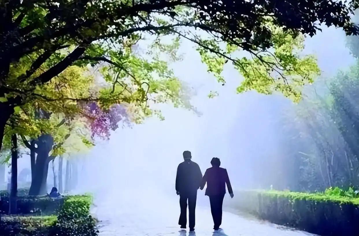 大彻大悟的一段话：“人老了才知道，房子靠不住，钱也靠不住，老伴也靠不住，唯一靠得