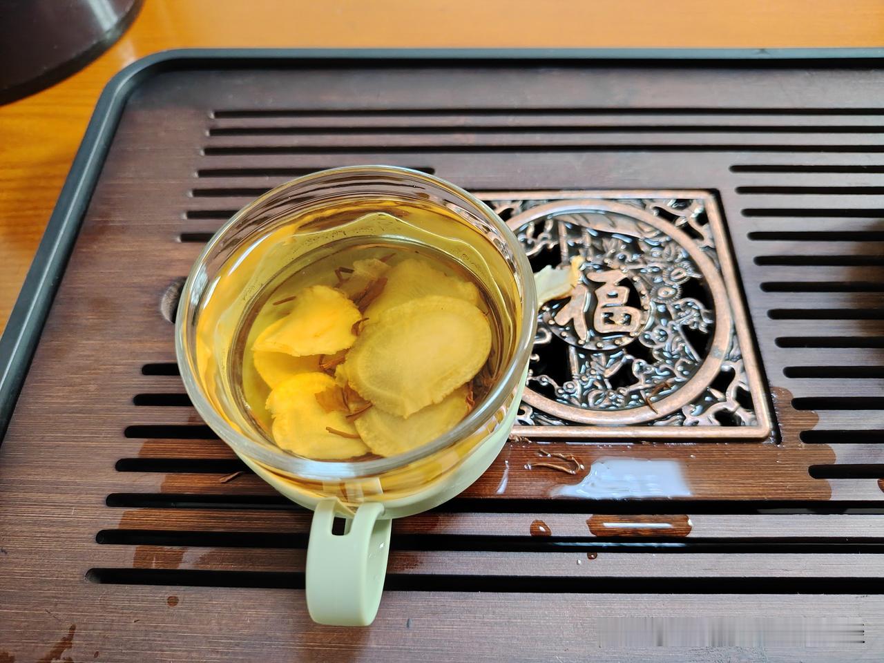 老婆发来一条微信语音，说我出的主意，让她在丈母娘那里被数落了。起因是，端午节的时
