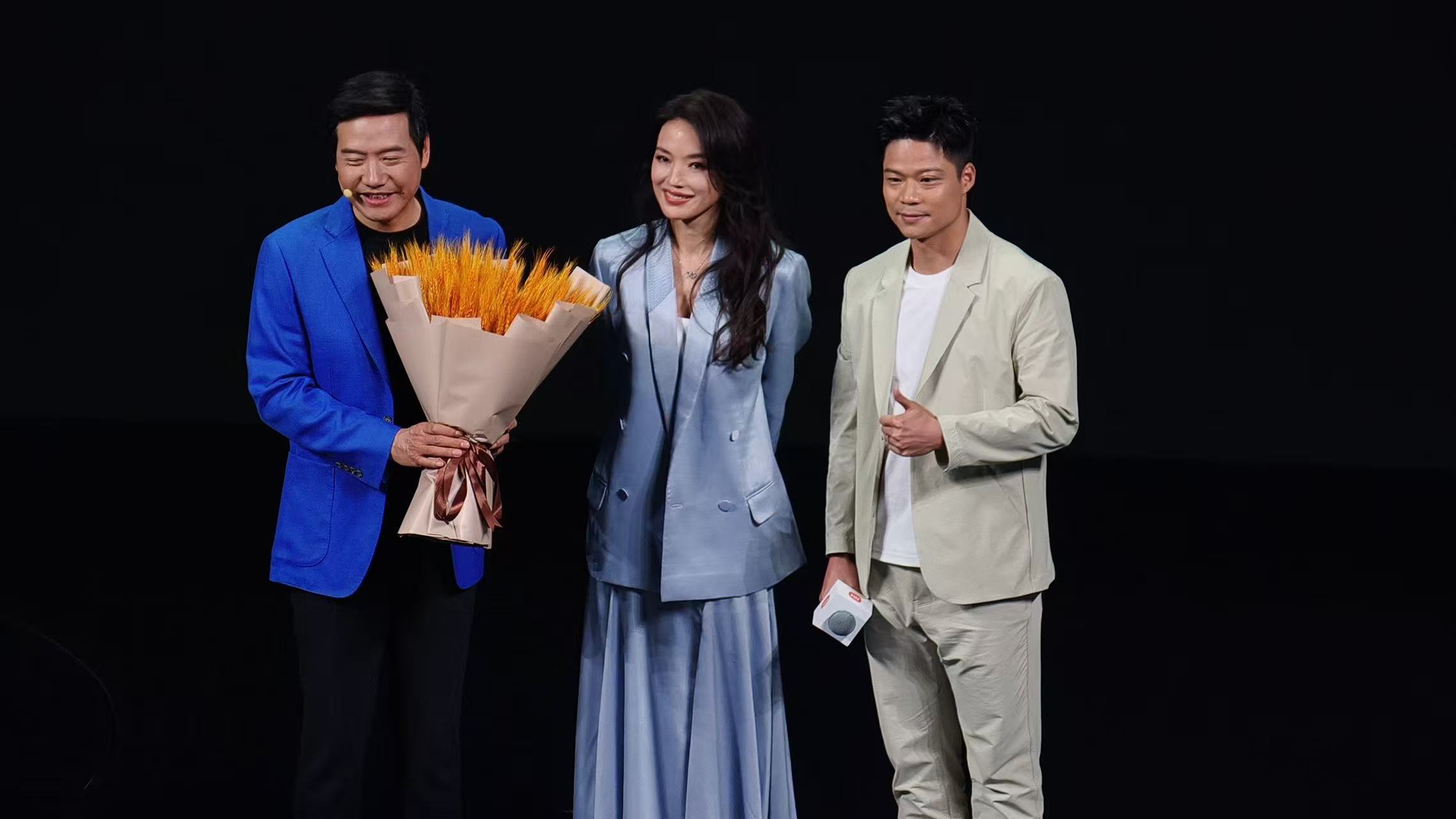 苏炳添赞新SU7为中国科技骄傲新SU7这次增加了小爱陪伴，不仅能讲资讯找音乐，还