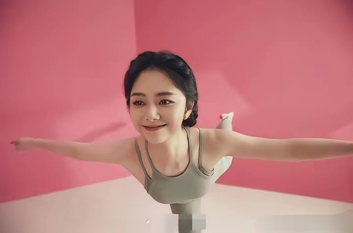 谭松韵练瑜伽，这身材真的太小了，太柔软了，156的身高虽然矮了一点，但是演戏真的