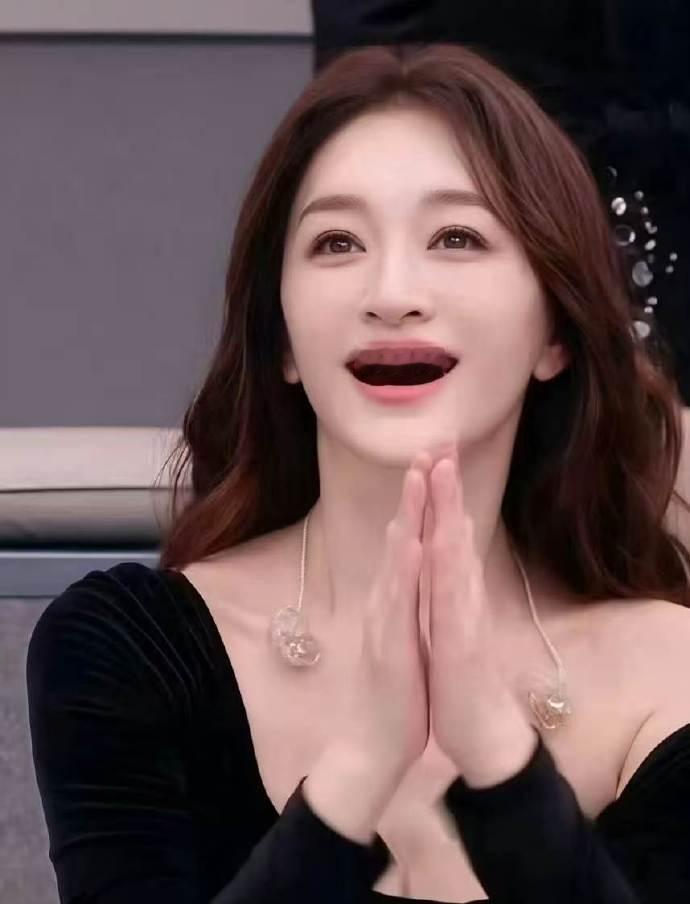 李小冉一公第一名不刻意迎合不伪装，做最真实自在的自己 