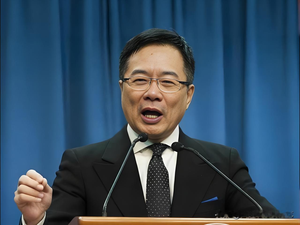 蔡正元直接开骂台湾的“青鸟”，你们简直就是不知好歹！蔡正元说，你们面对的是世界上