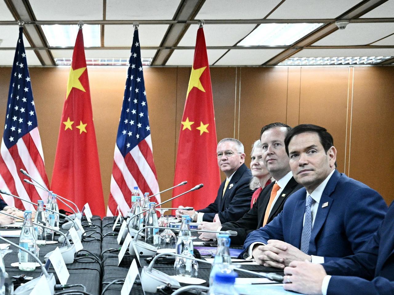 鲁比奥最近关于中国的表态，挺有意思。

一边说着中美开战是“灾难”，要“管控分歧
