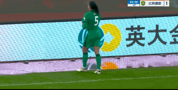 感觉北京国安这个5号后卫外援还是可以的，虽然偶尔也有小失误，但是整体防守卡位还是