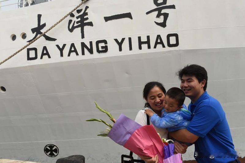 周锡玮传出母亲叮嘱他回大陆老家挖大洋的事儿，一下就激起了大家的好奇心。大洋那可是