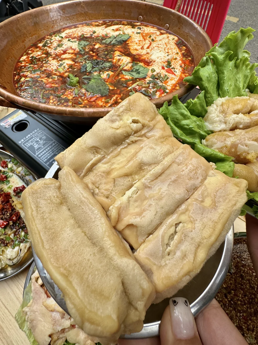 在昆明！！！真的会爱死这种小破馆子。。。🤯🤯