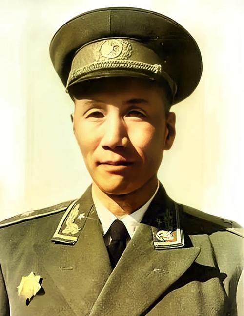 [微风]1941年，国军团长投奔新四军后，夜里被人打了2枪，连捅3刀，却没死，叛