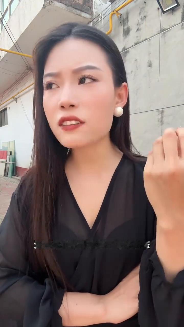 跑掉鞋都跟不上的时代。
我实在整不明白，是我的心态跟不上现在的时代了，还是这个时