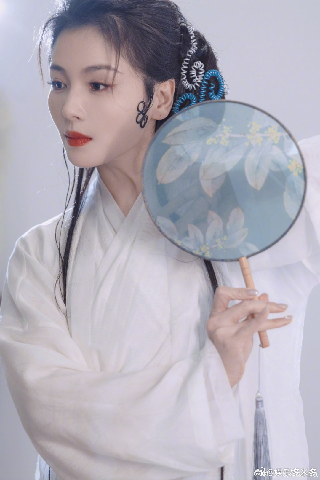 刘涛综艺感有了刘涛被夸害羞后的反应 被夸像白蛇带仙气，刘涛从端庄到急着否认，“热