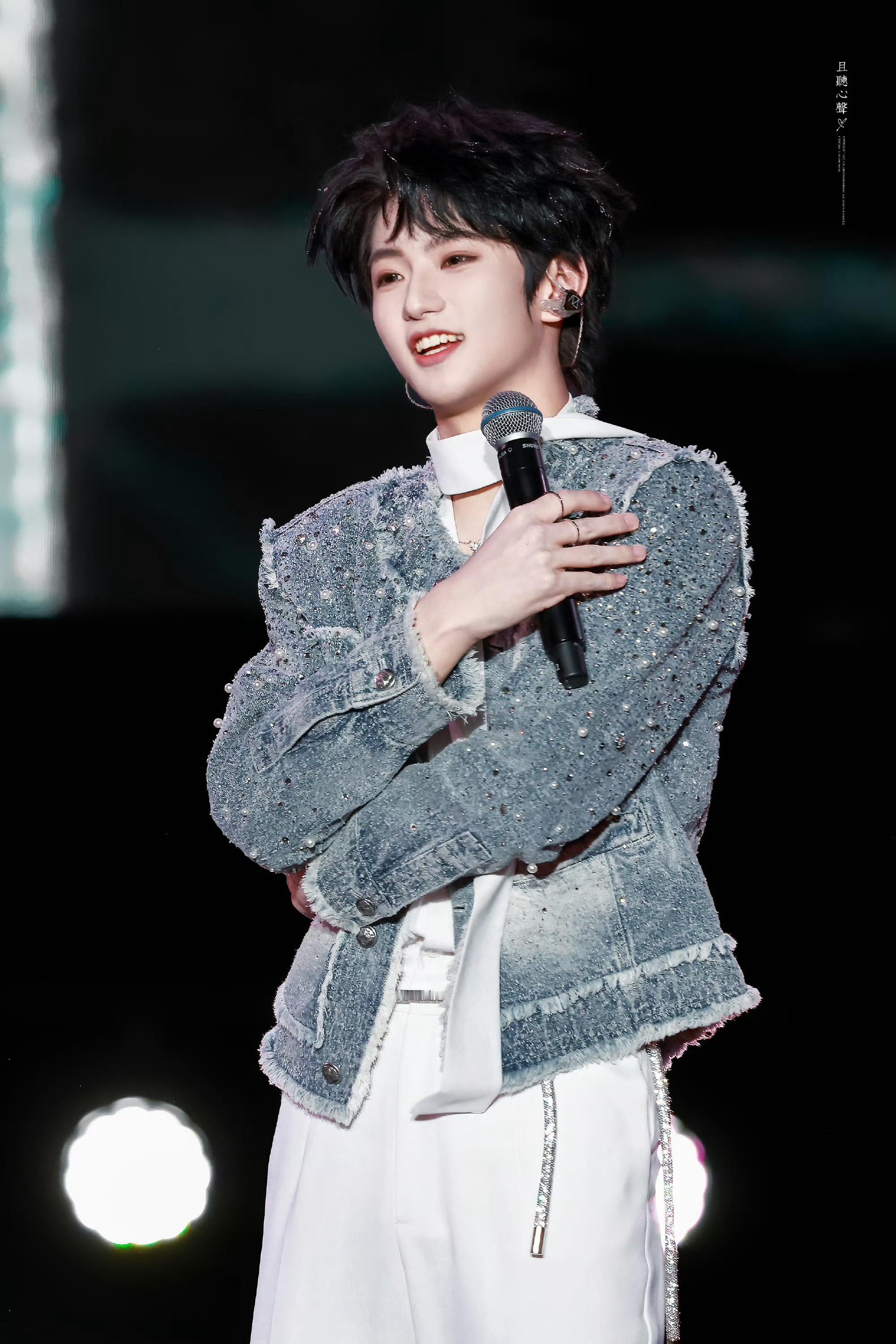 穆祉丞首个个人商务代言巴黎欧莱雅青春代言人穆祉丞 欧莱雅