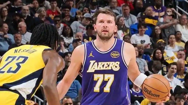 11场10胜一负 湖人击败步行者 詹姆斯23分9板9助正负值正23湖人vs步行者