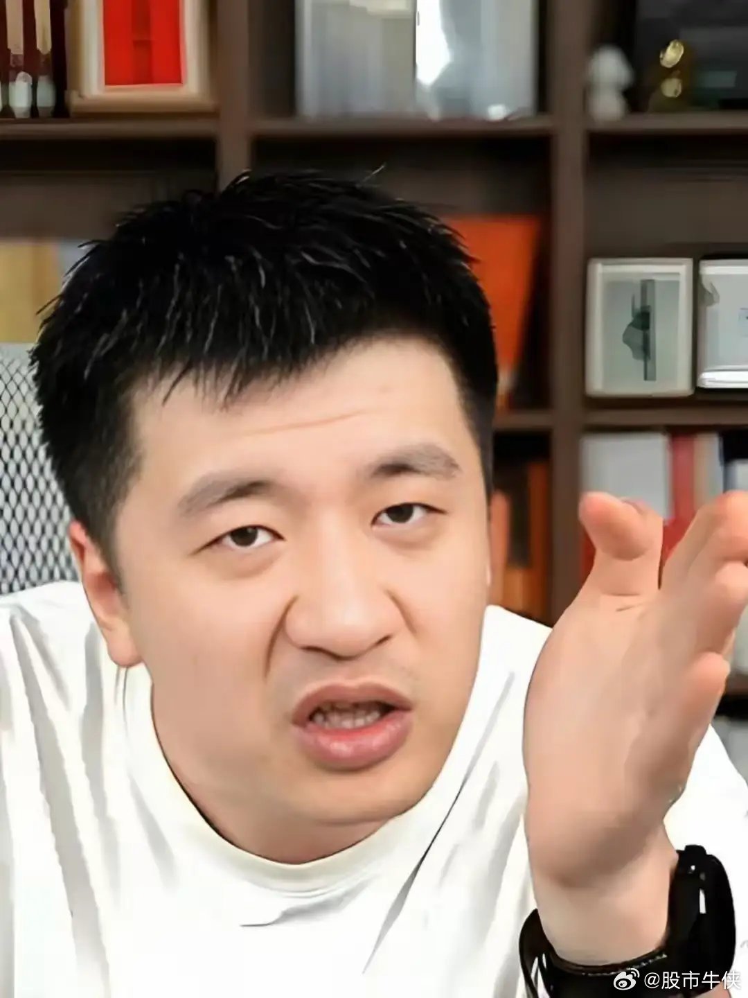 张雪峰说话很犯忌讳，话太满，太绝！对选专业，他说的太满，招人恨！对他自己，他说的