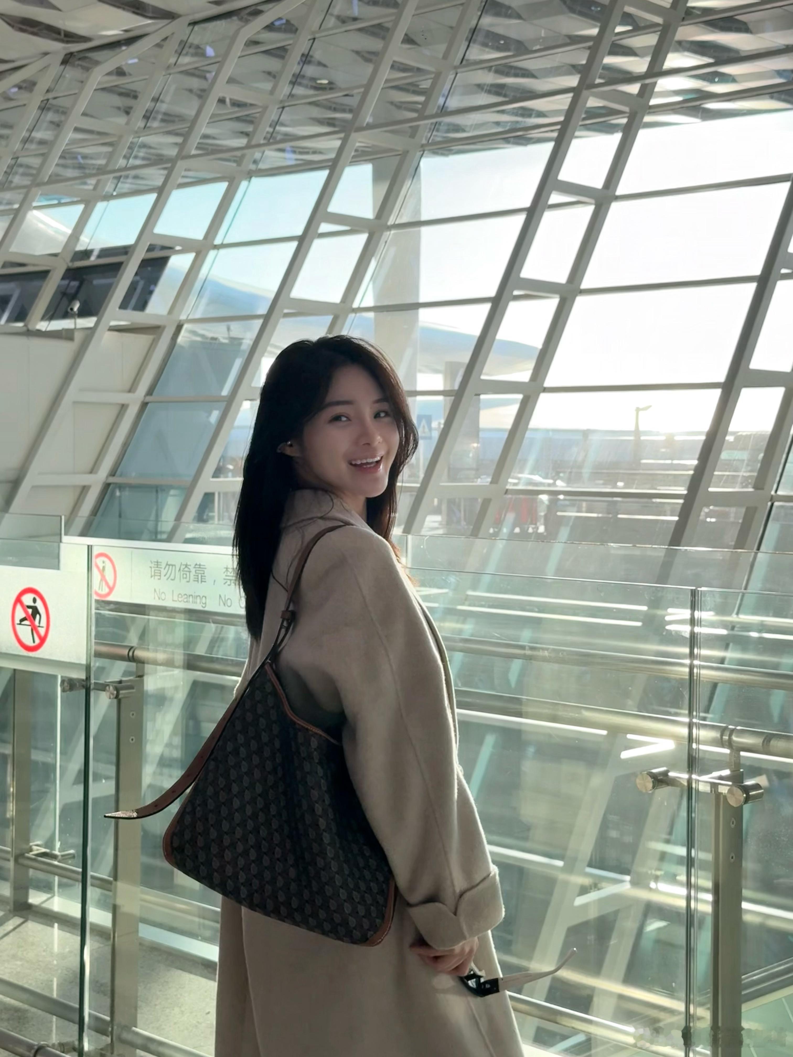 早呀姐妹们！！又是元气满满的一天 深圳·深圳宝安国际机场