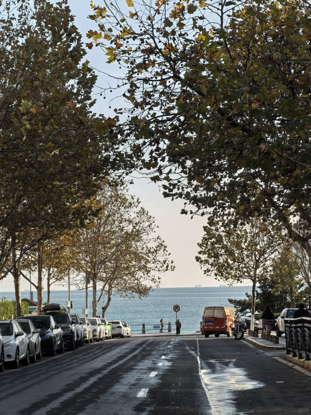 青岛的海色无需美颜，瓦蓝瓦蓝的咋整！