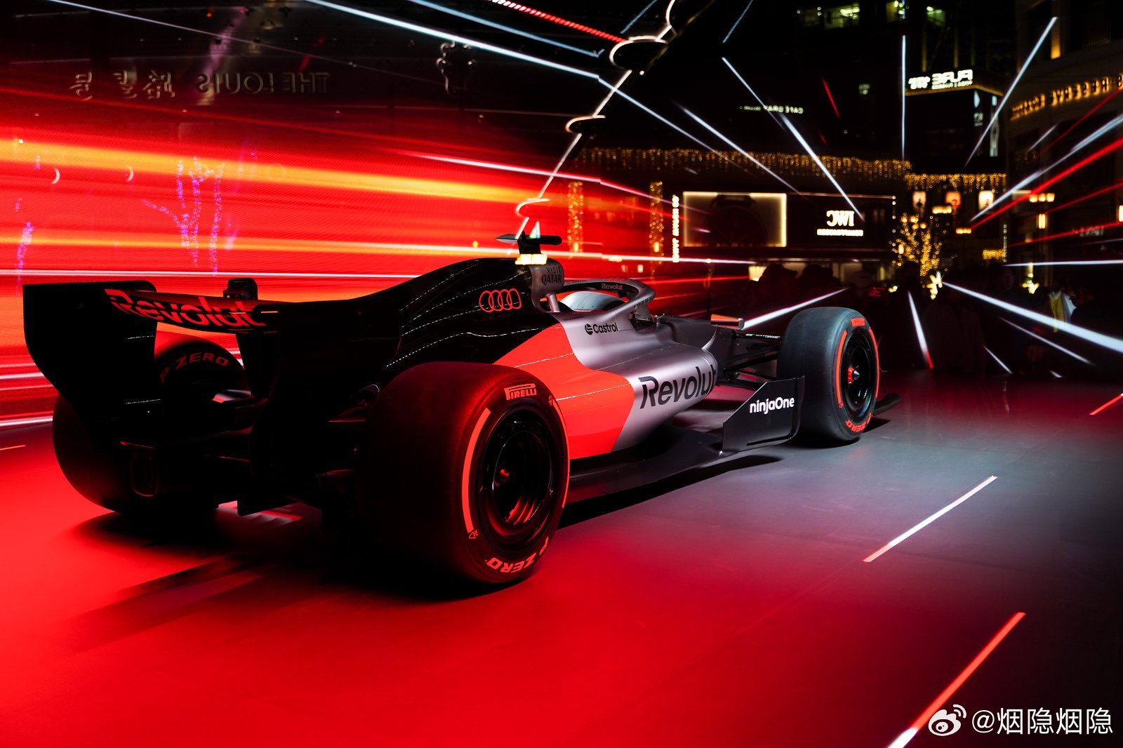 这个周末上海F1人潮汹涌。看赛车的人都在聊速度，但另一个维度同等重要：安全。F1