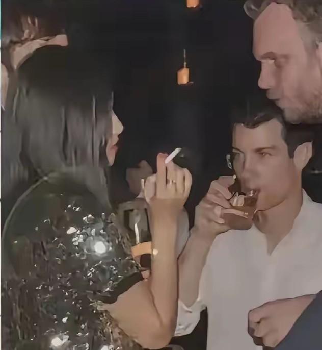 仅凭牢A一句话国民女神朱琳的老底都要被拔出来了，朱琳当初在海外留学很快融入当地的