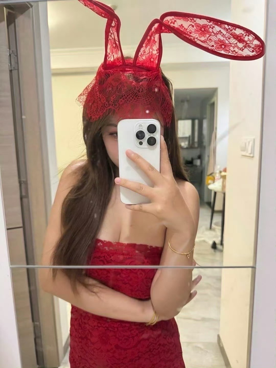 我只是个平平无奇的辣妹 