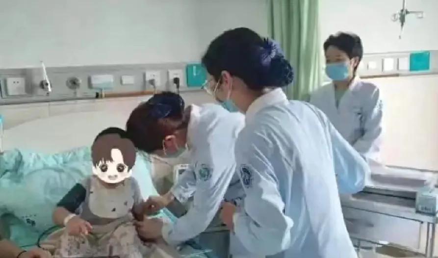 震惊！天水幼儿园竟成“毒窝”，233名幼儿血铅中毒！
 
近日，甘肃天水发生了一